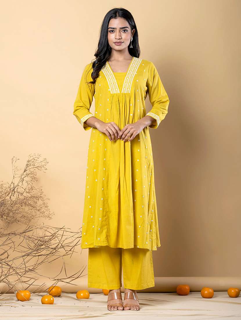 women embroidered three quarter sleeve kurta pant set
