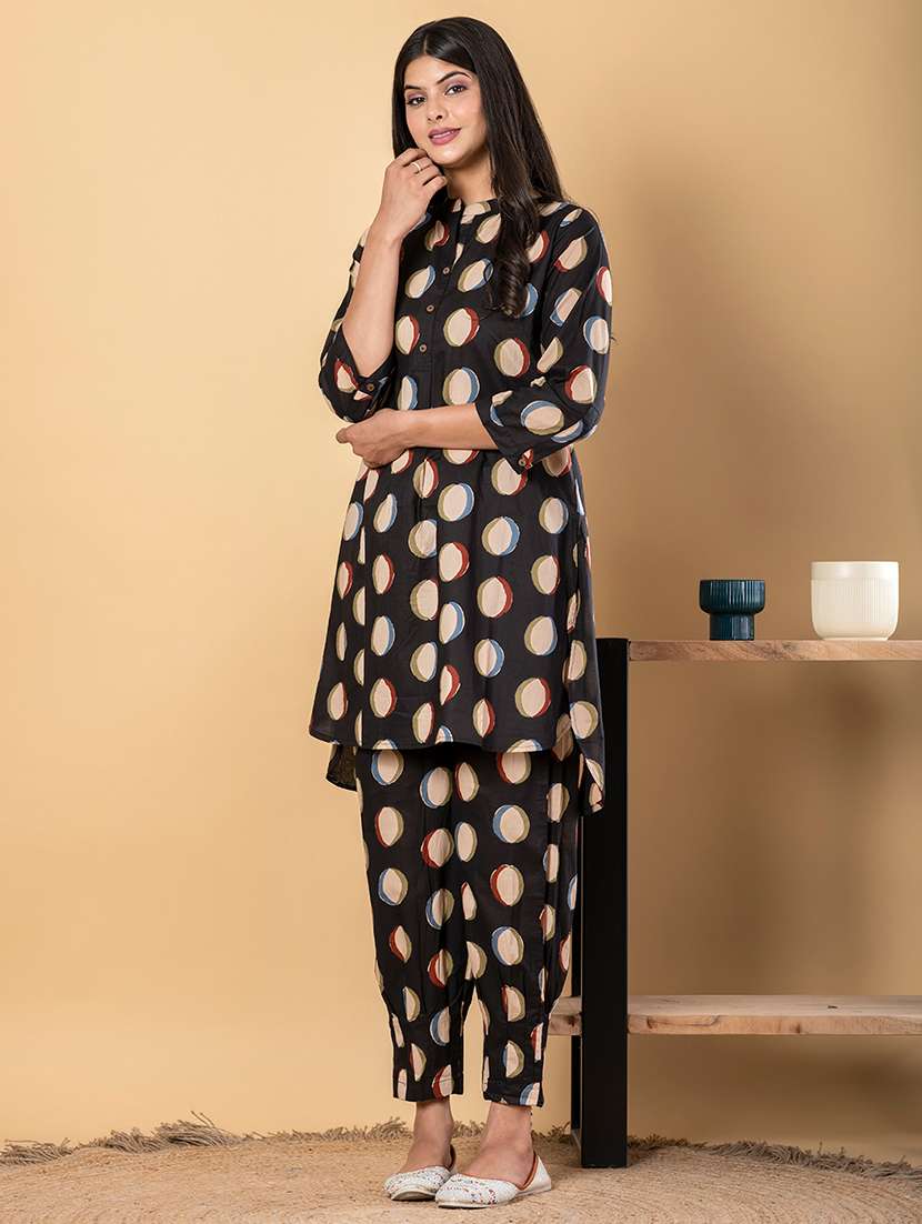 women embroidered three quarter sleeve kurta pant set - 21962332 -  Standard Image - 2