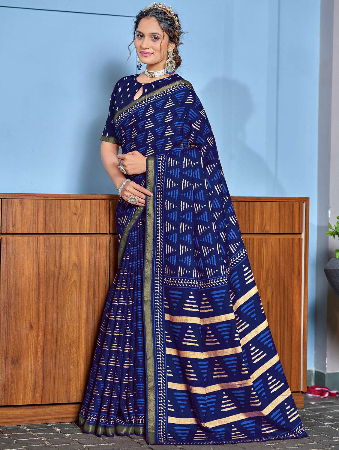women printed casual wear saree with blouse
