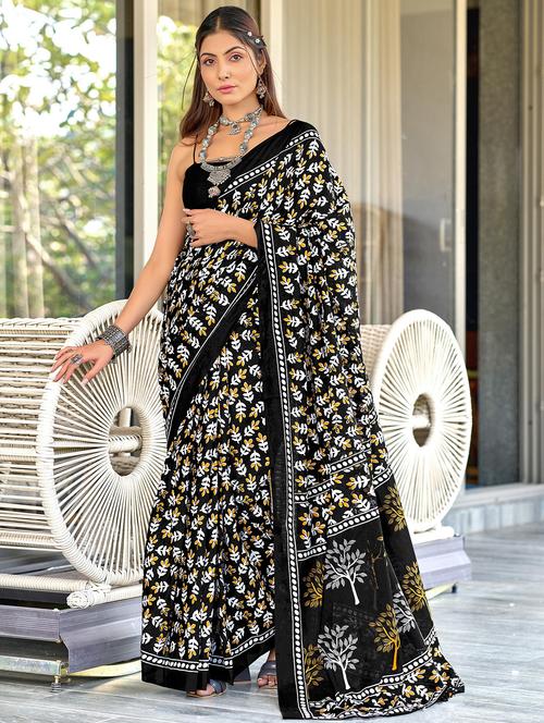 women printed casual wear saree with blouse - 21962497 - Standard Image - 0