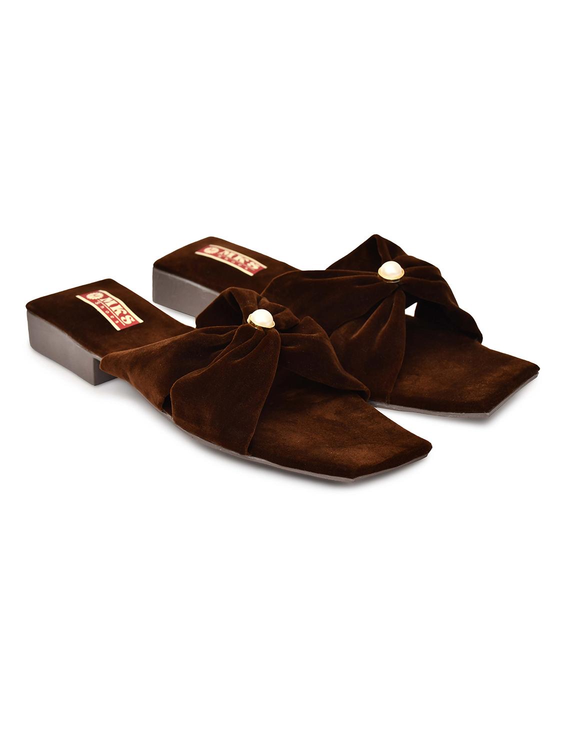 womne solid slip on flat sandal - 21962934 -  Zoom Image - 0