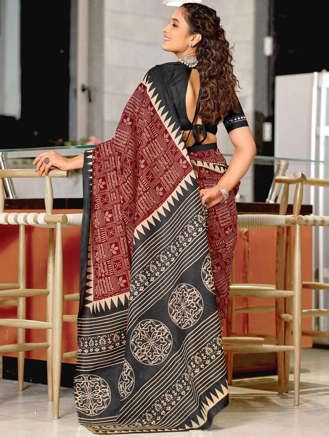 women printed casual wear saree with blouse - 21962988 -  Standard Image - 2