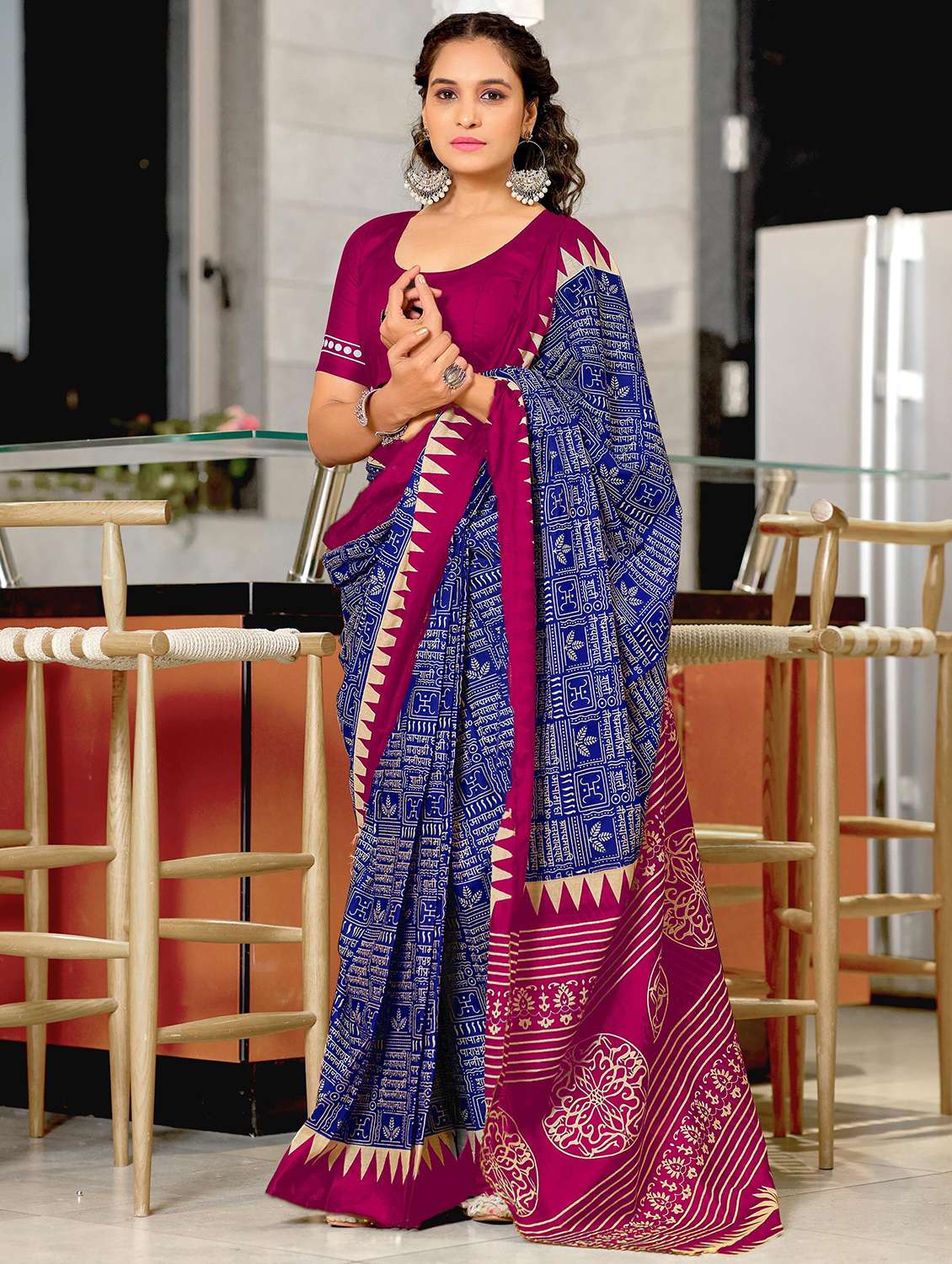 women printed casual wear saree with blouse - 21962991 -  Zoom Image - 0