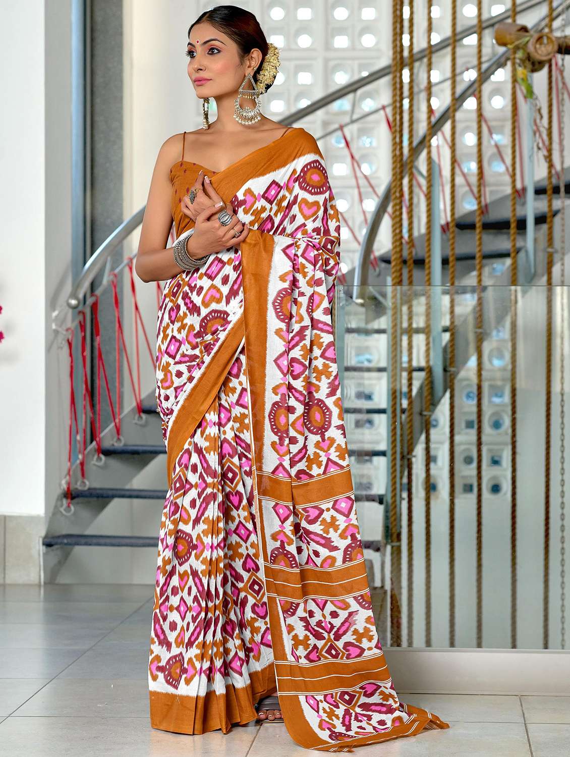 women printed casual wear saree with blouse