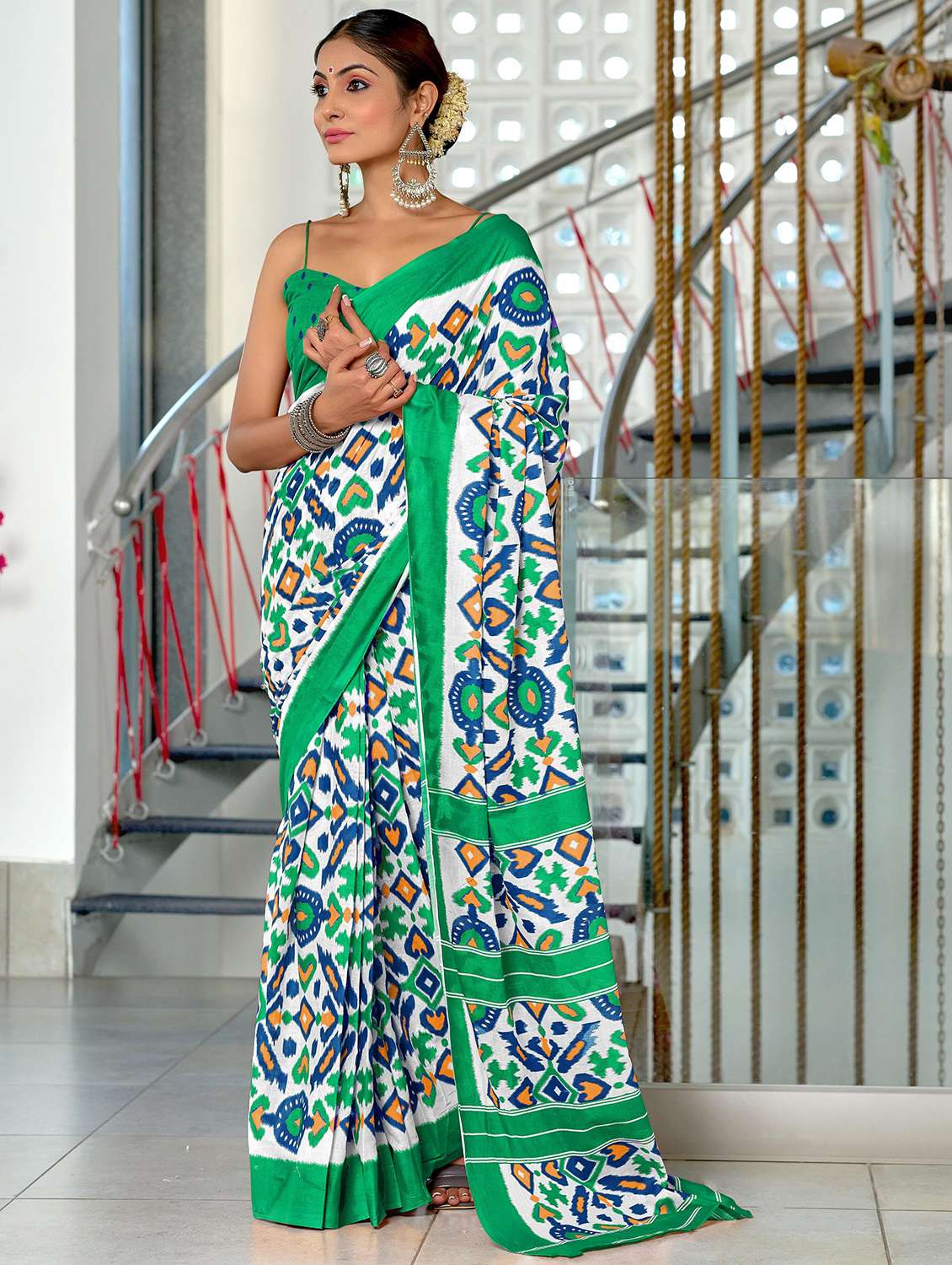 women printed casual wear saree with blouse