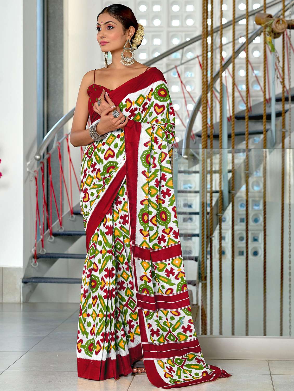 women printed casual wear saree with blouse