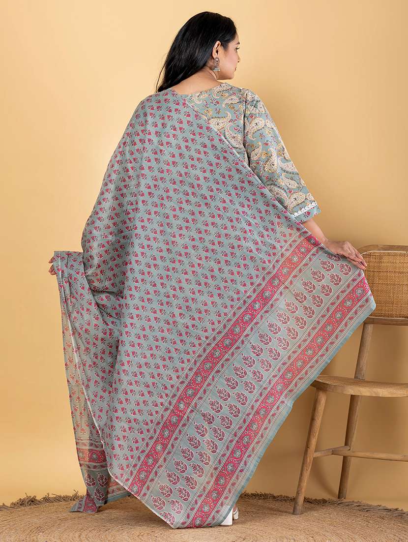 women plus size three quarter sleeve kurta pant with dupatta set - 21963093 -  Standard Image - 2