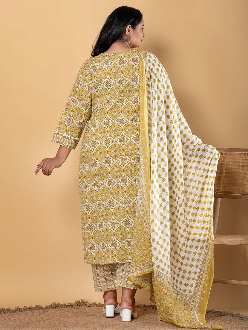 women plus size three quarter sleeve kurta pant with dupatta set - 21963095 -  Standard Image - 2