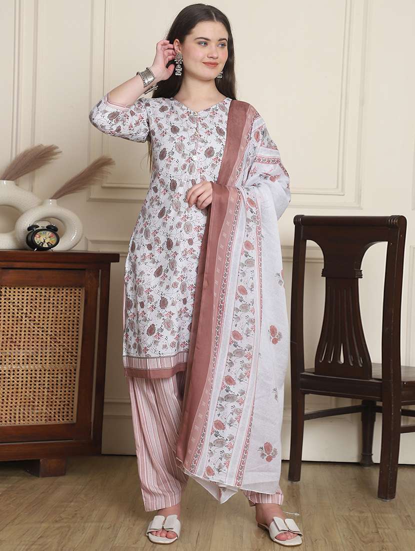 women printed three quarter sleeve kurta salwar with dupatta set