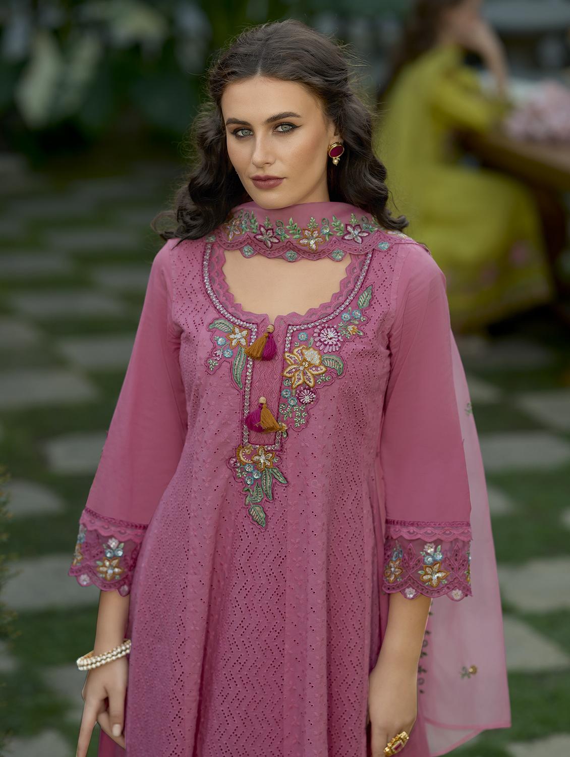 women three quarter sleeve kurta pant with dupatta set - 21963467 - Standard Image - 2