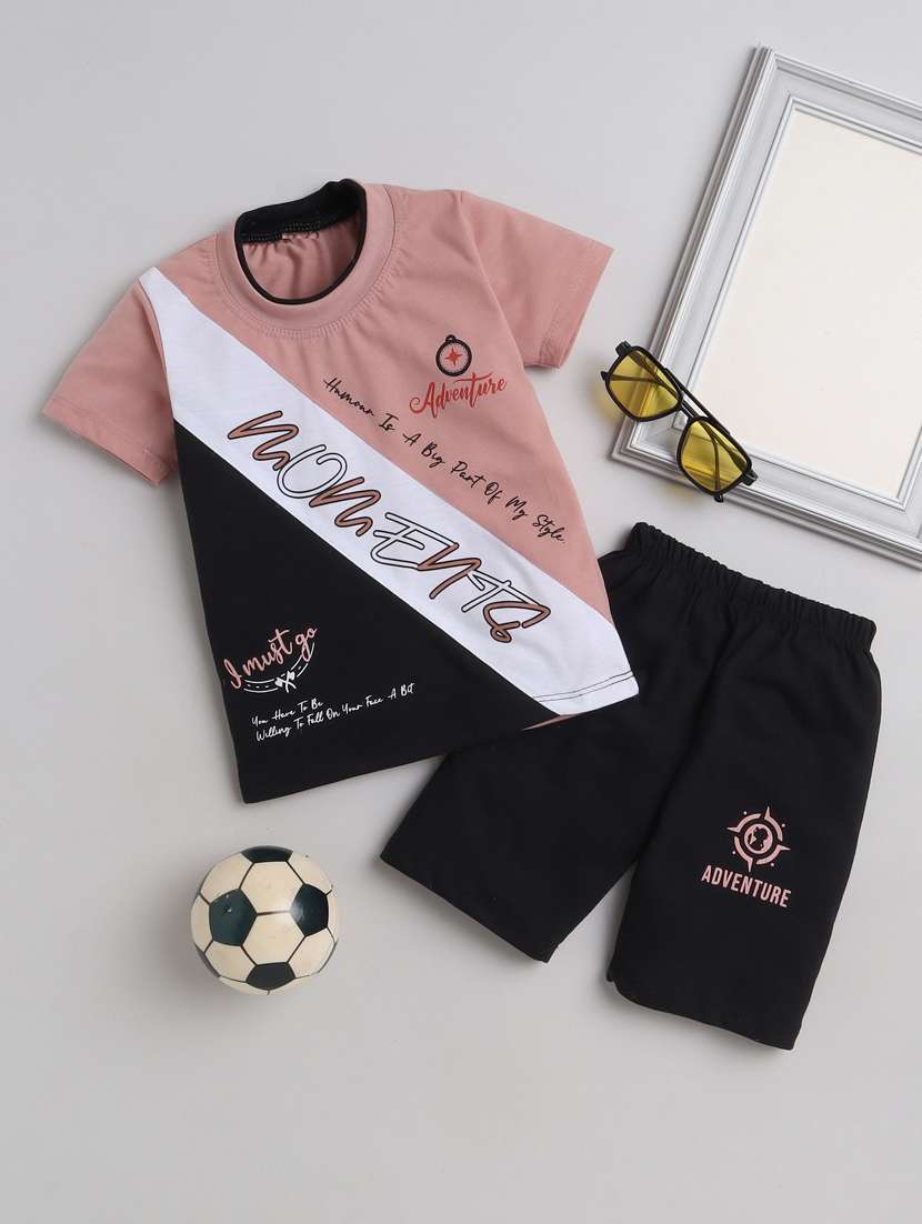 boys printed t-shirt & shorts casual wear set