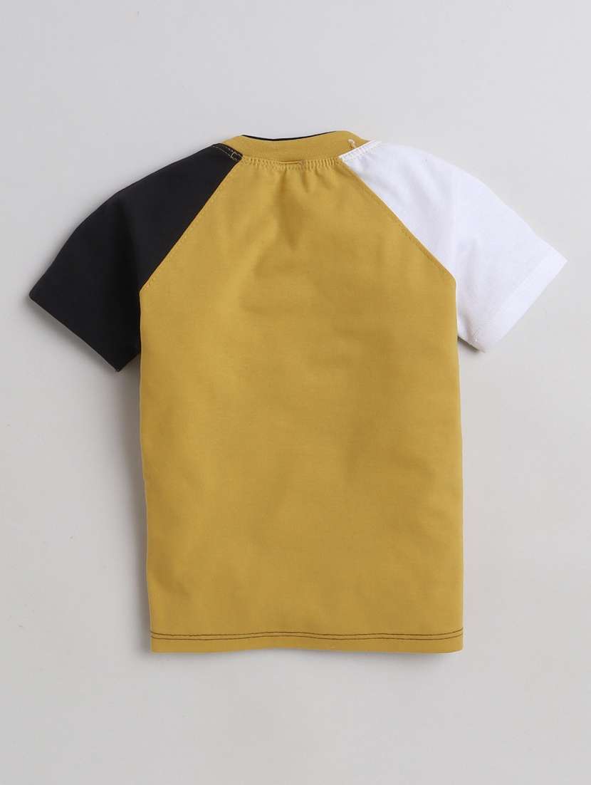 boys printed t-shirt & shorts casual wear set - 21964742 -  Standard Image - 2