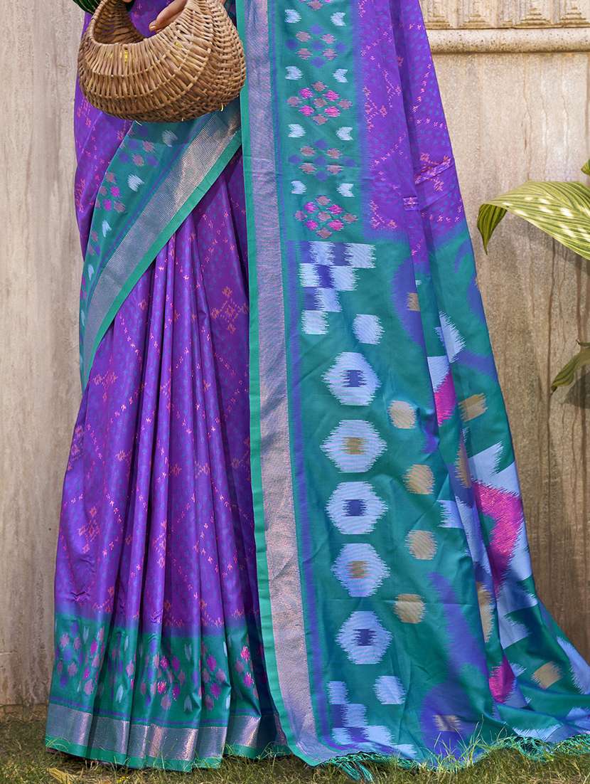 women self design pochampalli saree with blouse - 21964902 -  Standard Image - 2