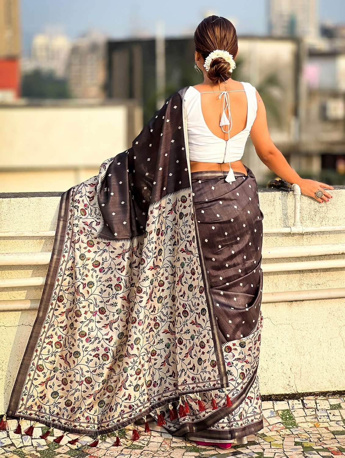 women printed casual wear saree with blouse - 21964986 -  Standard Image - 2