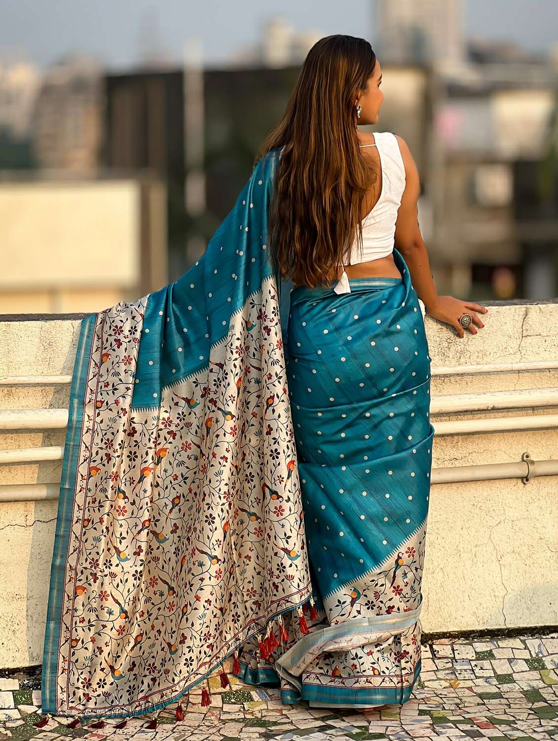 women printed casual wear saree with blouse - 21964987 -  Standard Image - 2