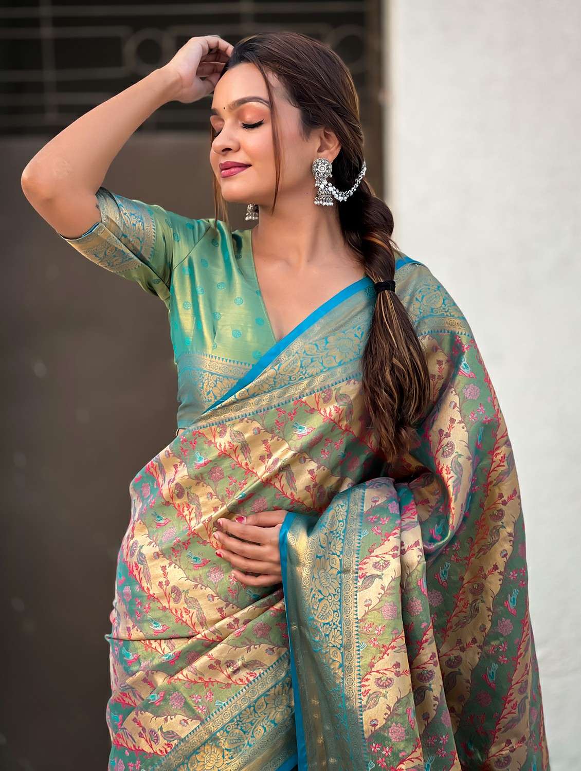 women self design banarasi saree with blouse - 21965059 -  Standard Image - 2