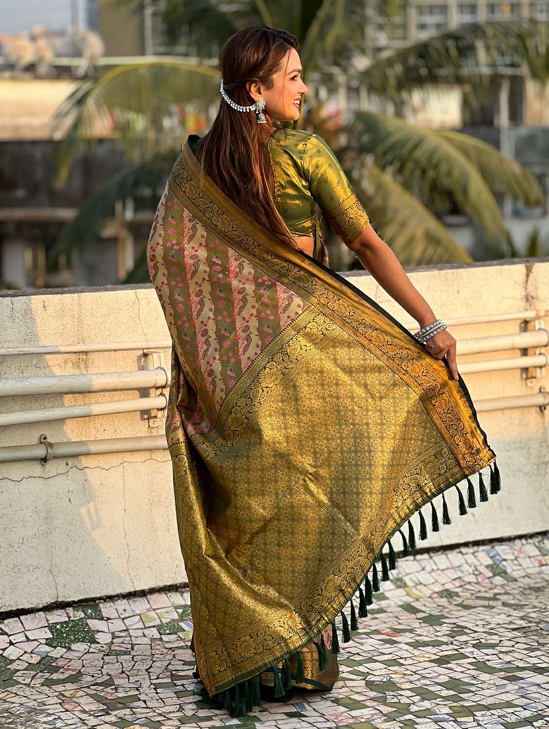 women self design banarasi saree with blouse - 21965063 -  Standard Image - 2