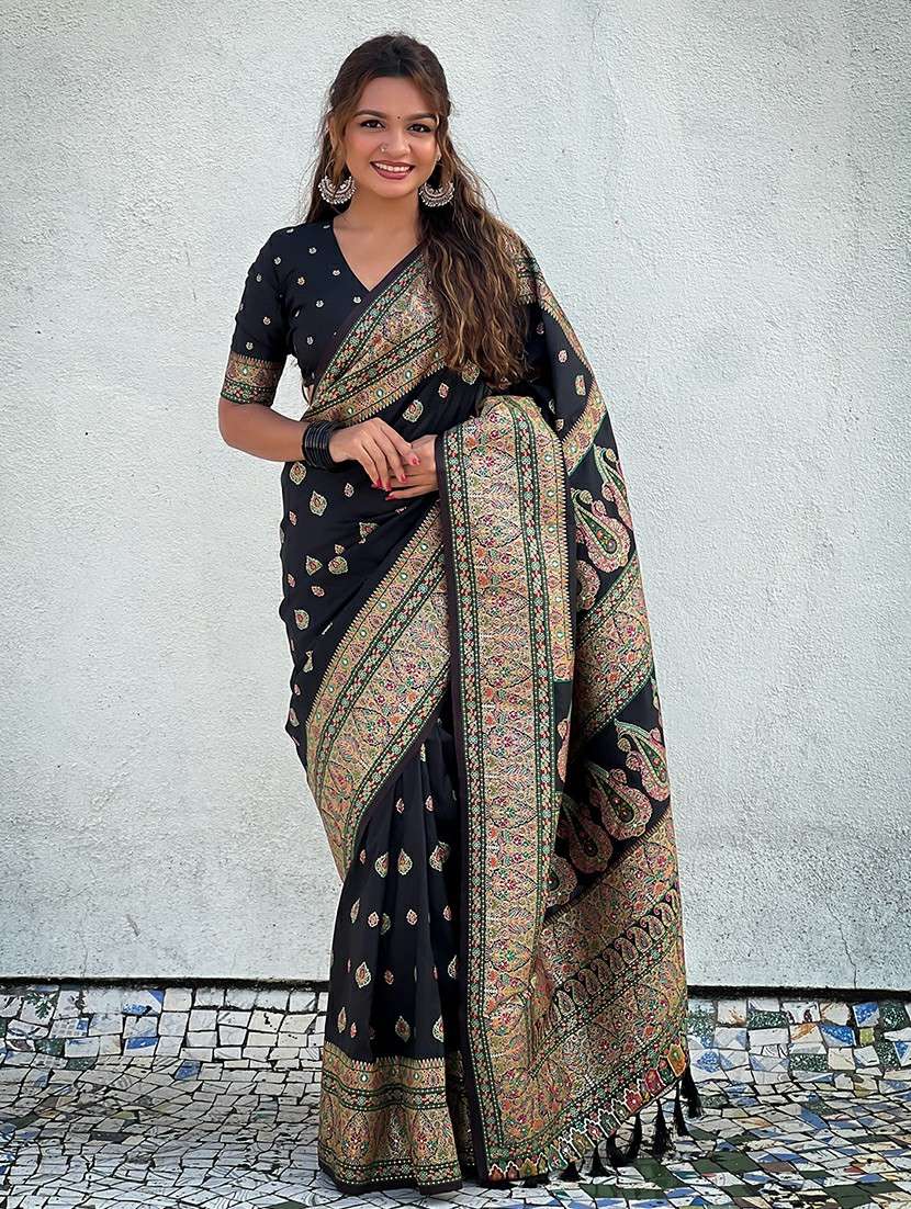 women self design banarasi saree with blouse