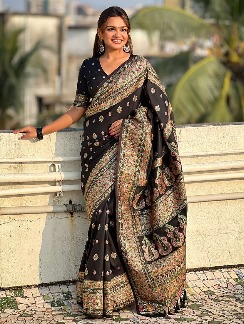 women self design banarasi saree with blouse - 21965066 -  Standard Image - 2
