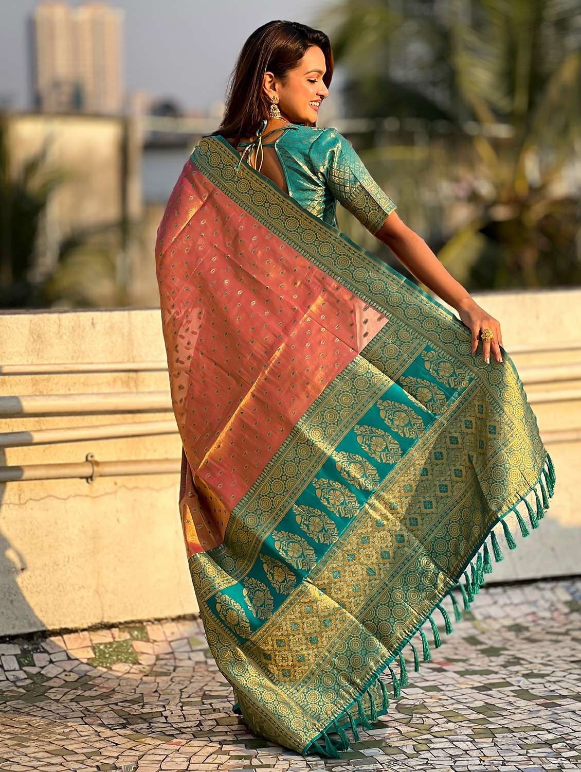 women self design banarasi saree with blouse - 21965107 -  Standard Image - 2