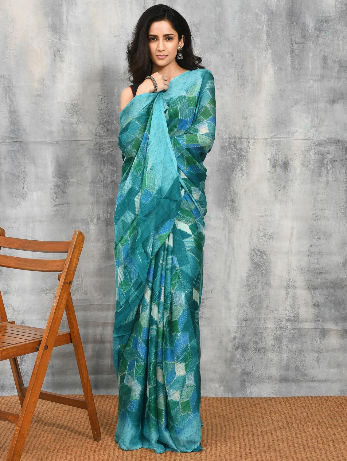 women printed casual wear saree with blouse - 21965587 - Standard Image - 2