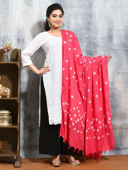 women pink bandhani printed dupatta - 21965741 - Standard Image - 0