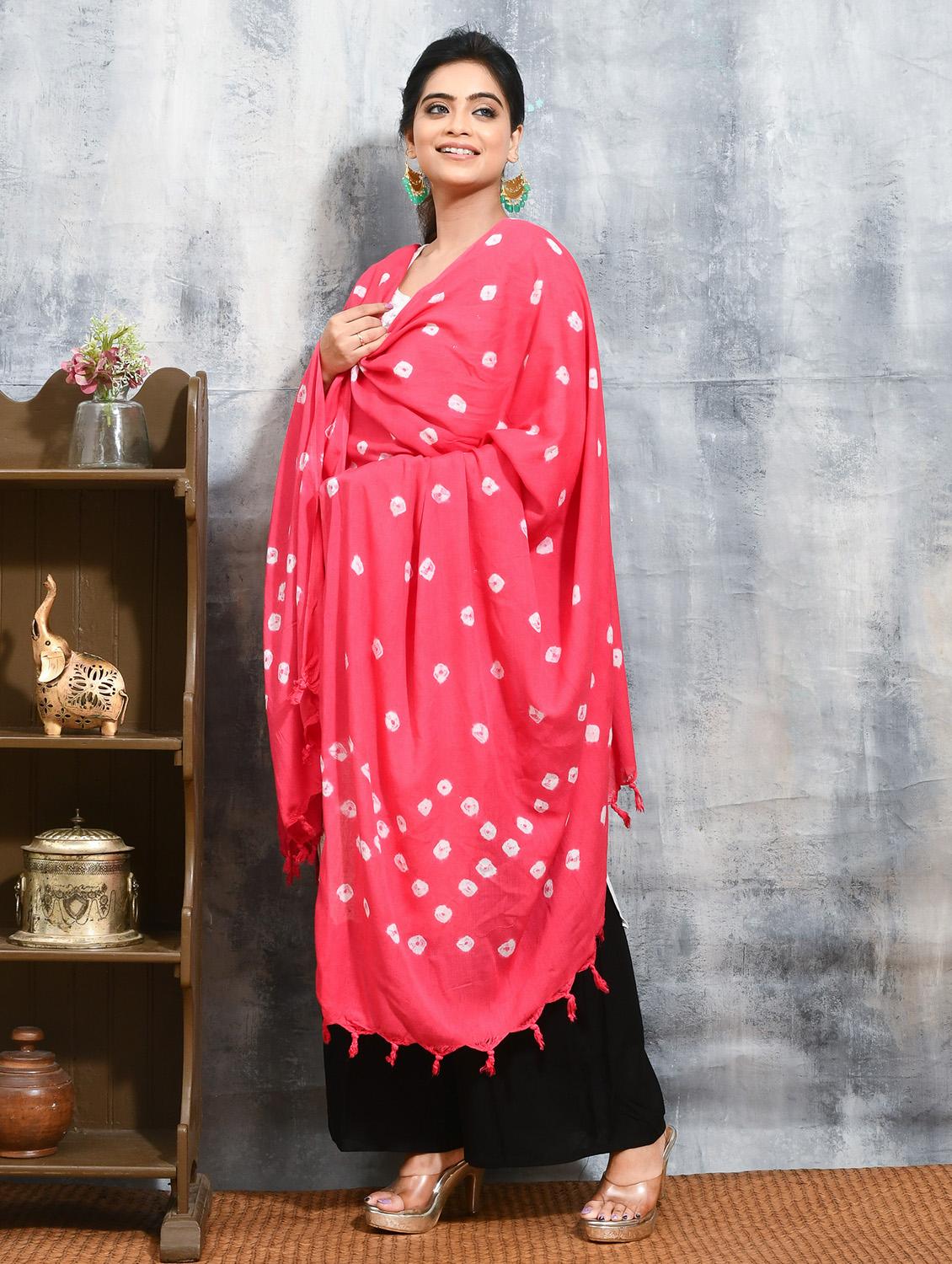 women pink bandhani printed dupatta - 21965741 - Standard Image - 2