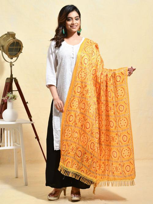 women yellow bandhani printed dupatta - 21965776 - Standard Image - 0