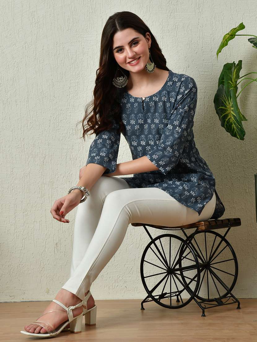 women printed three quarter sleeve straight kurti
