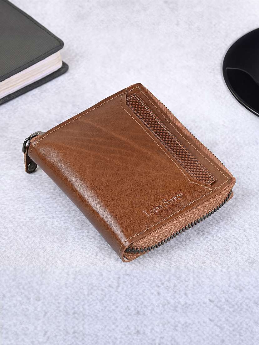 men's brown leather wallet with zip closure