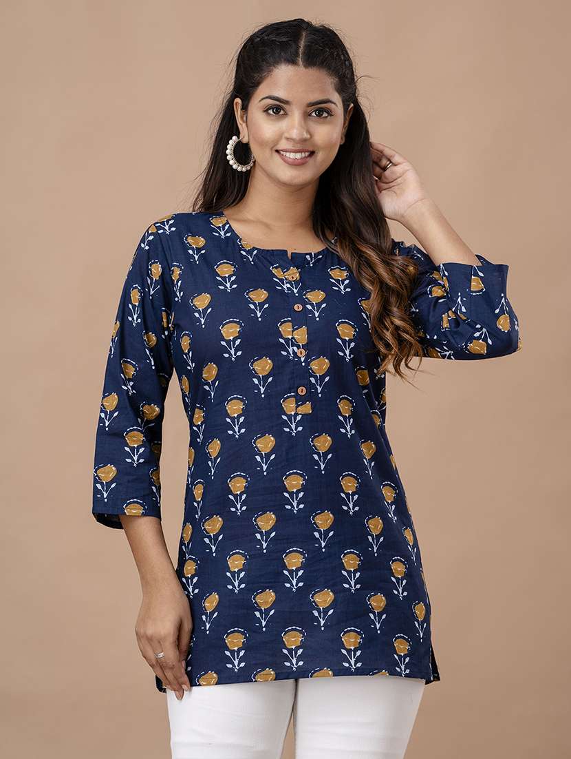 women printed three quarter sleeve straight kurti