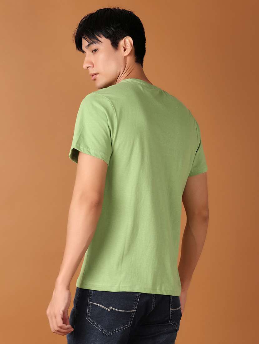 men solid short sleeve regular fit t-shirt - 21966538 - Standard Image - 2