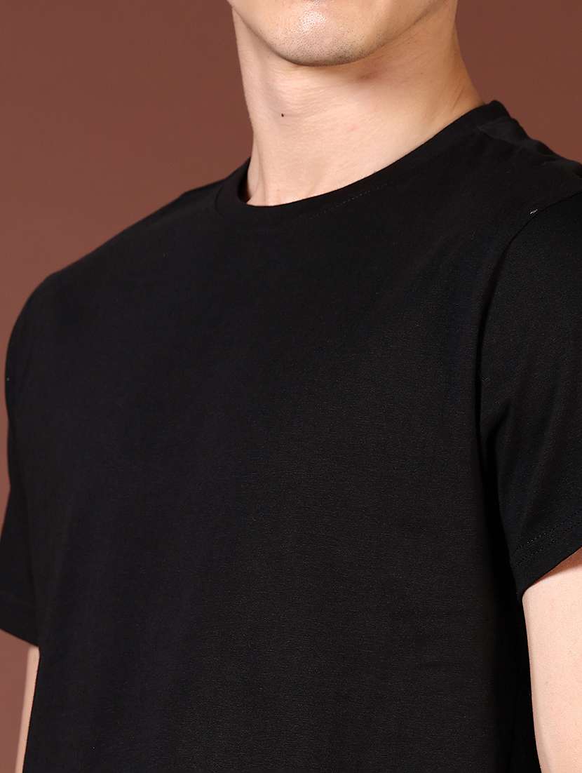 Men Solid Round Neck Regular Fit T-shirt - 21966557 -  Standard Image - 2