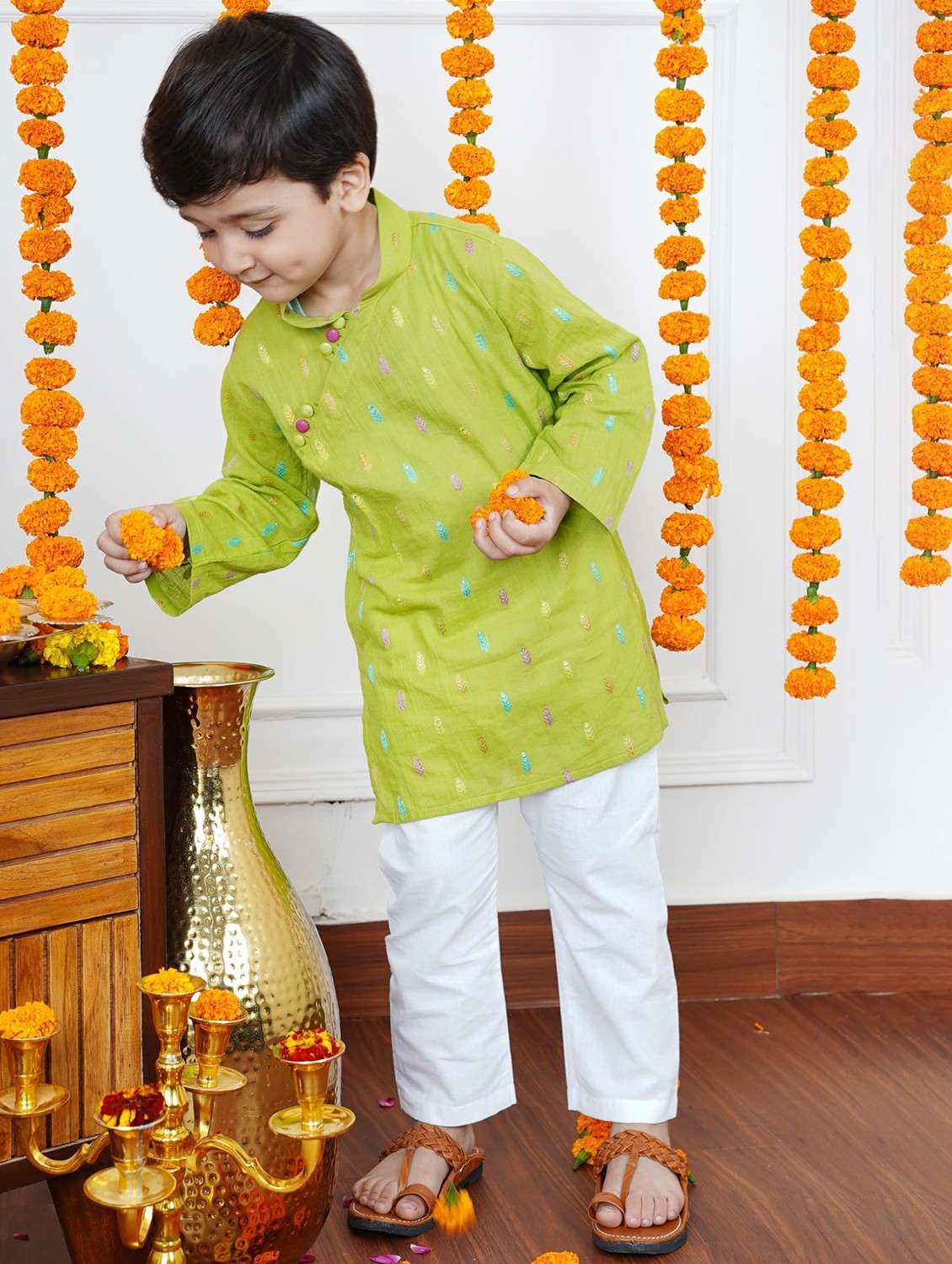 boys self design mandarin neck kurta