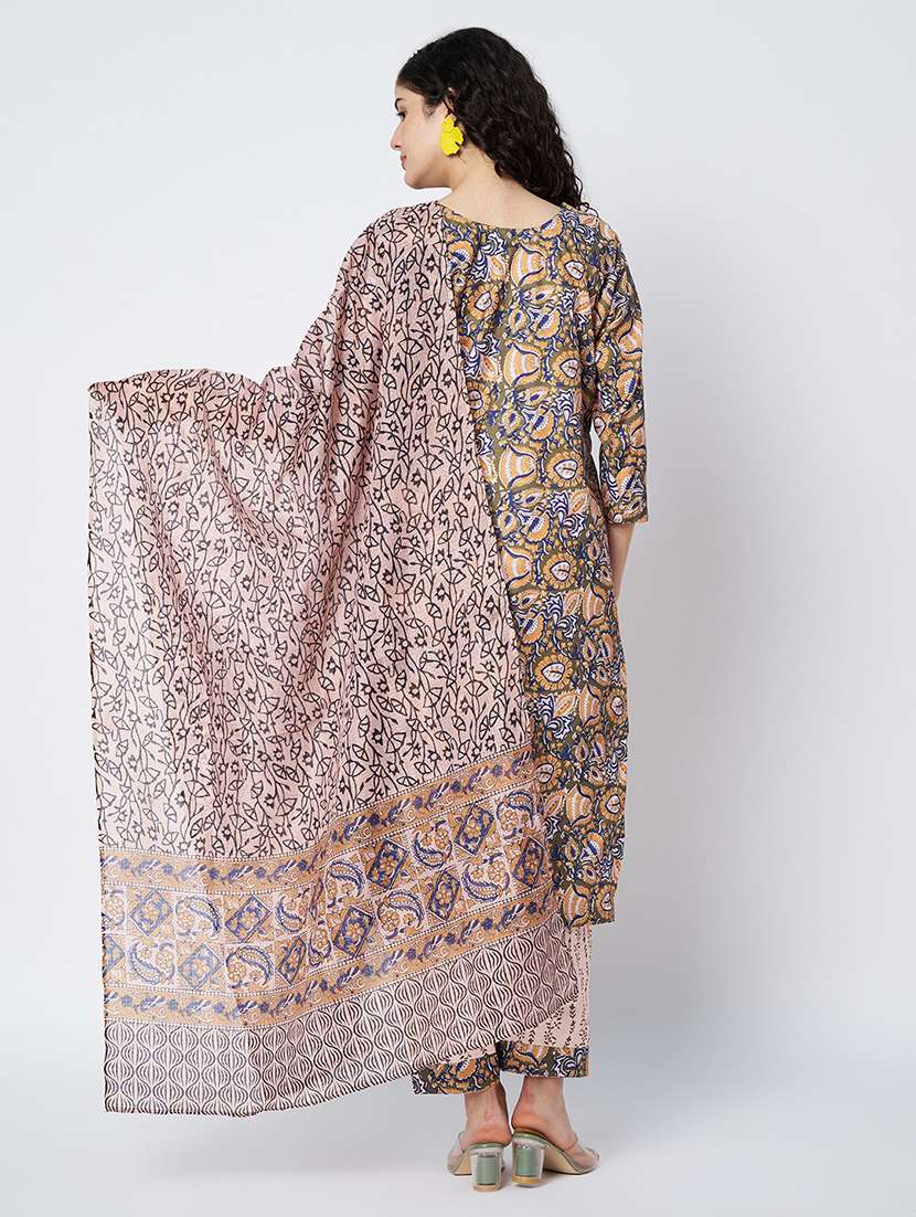 women three quarter sleeve kurta pant with dupatta set - 21967105 - Standard Image - 2