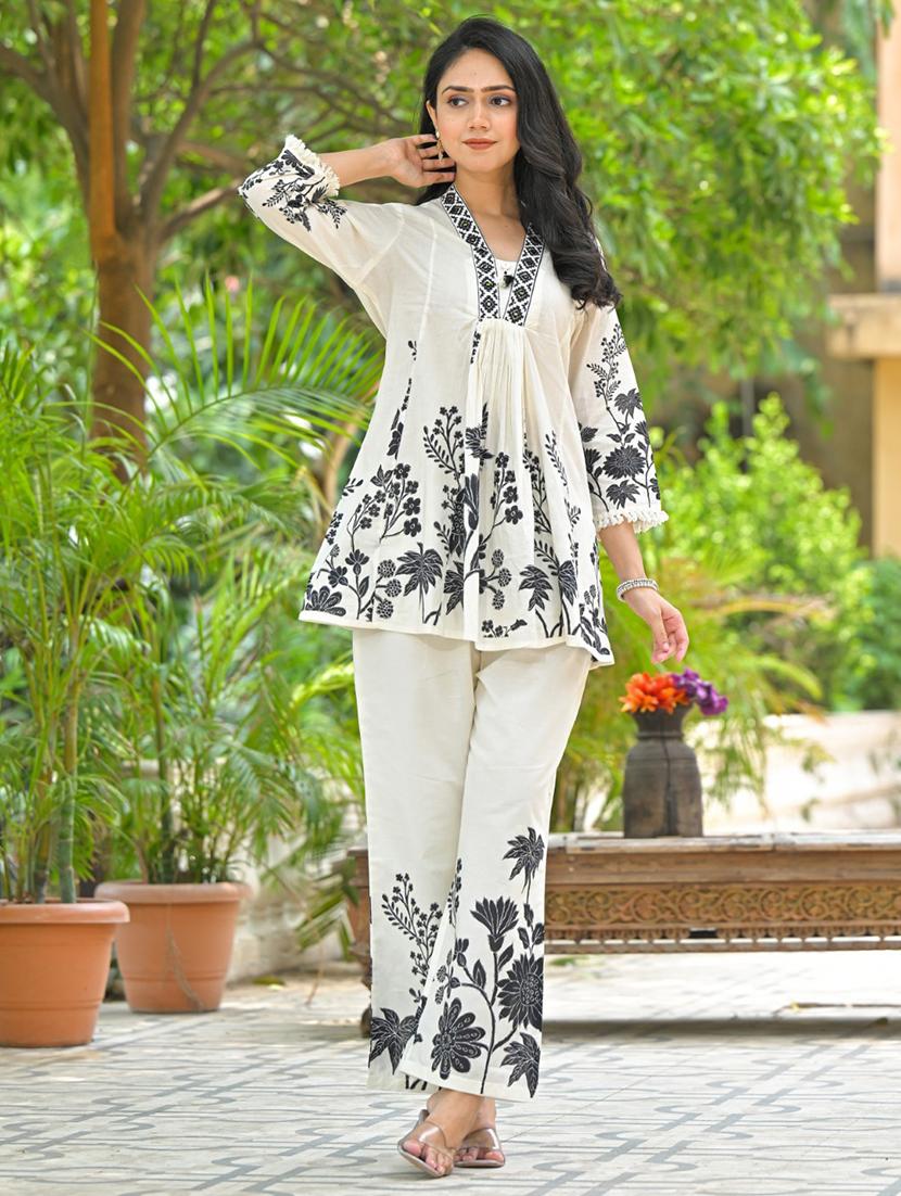 women three quarter sleeve ethnic co-ord set - 21967262 - Zoom Image - 0