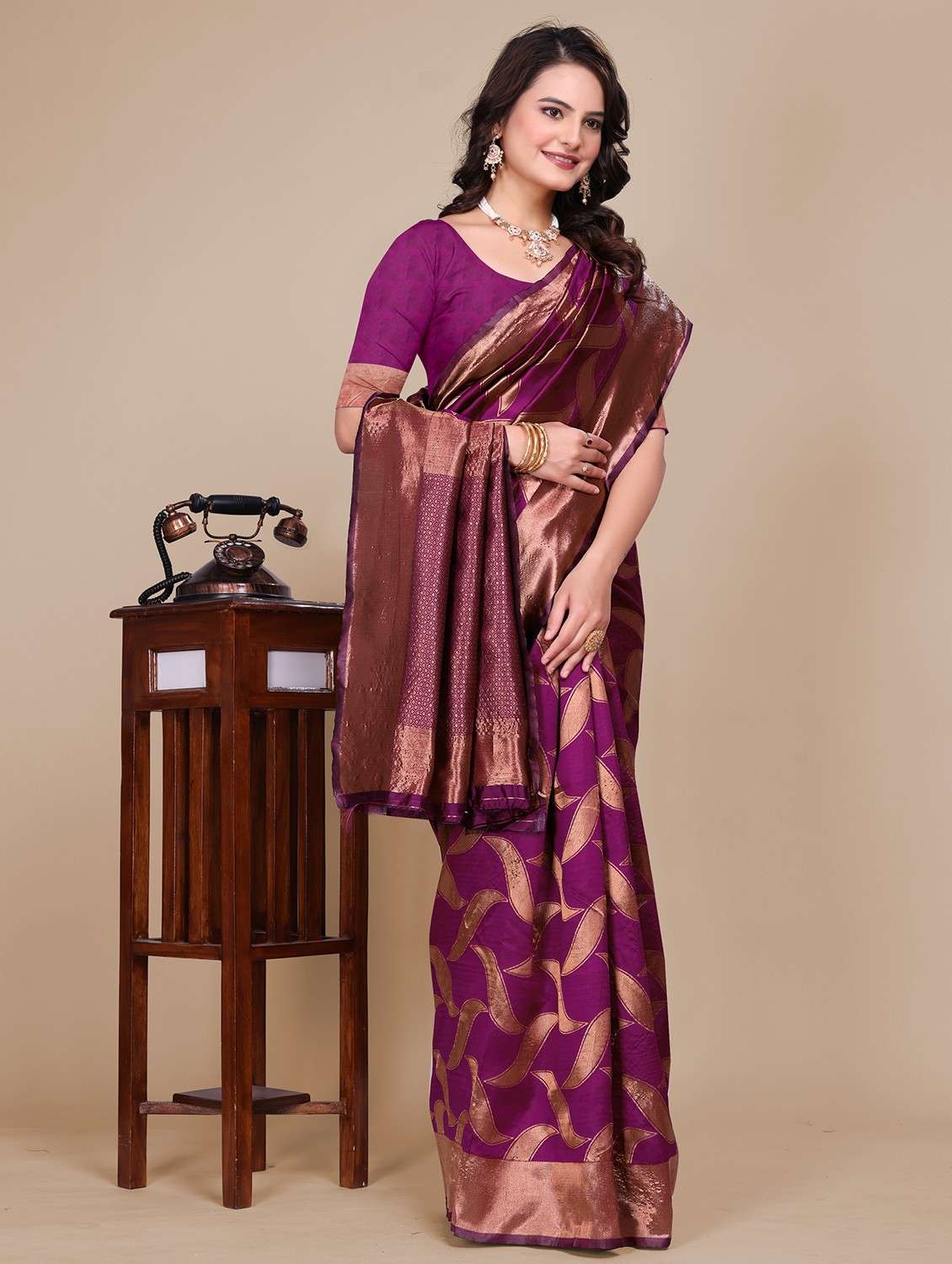 women self design banarasi saree with blouse