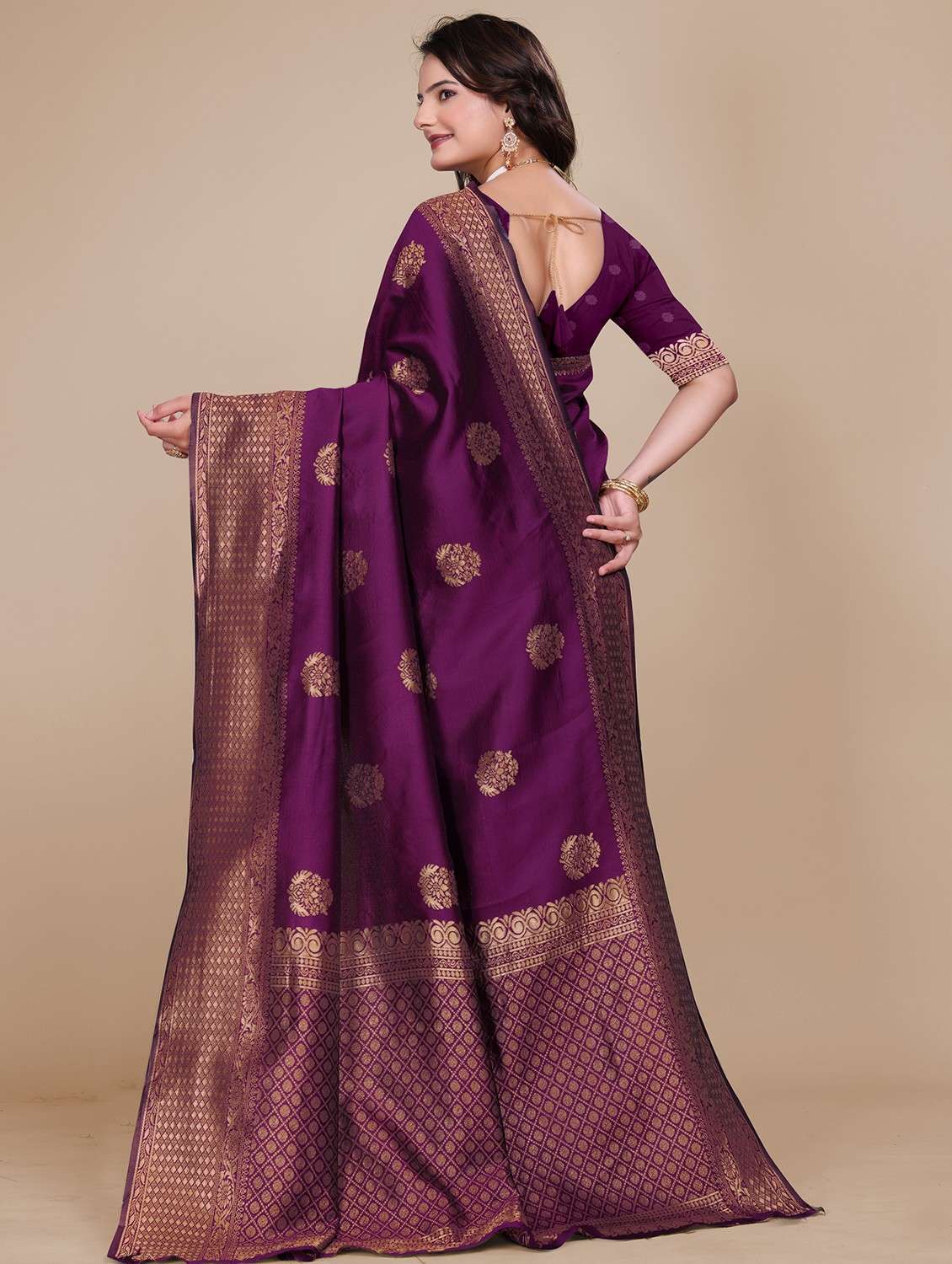 women self design banarasi saree with blouse - 21967996 - Standard Image - 2
