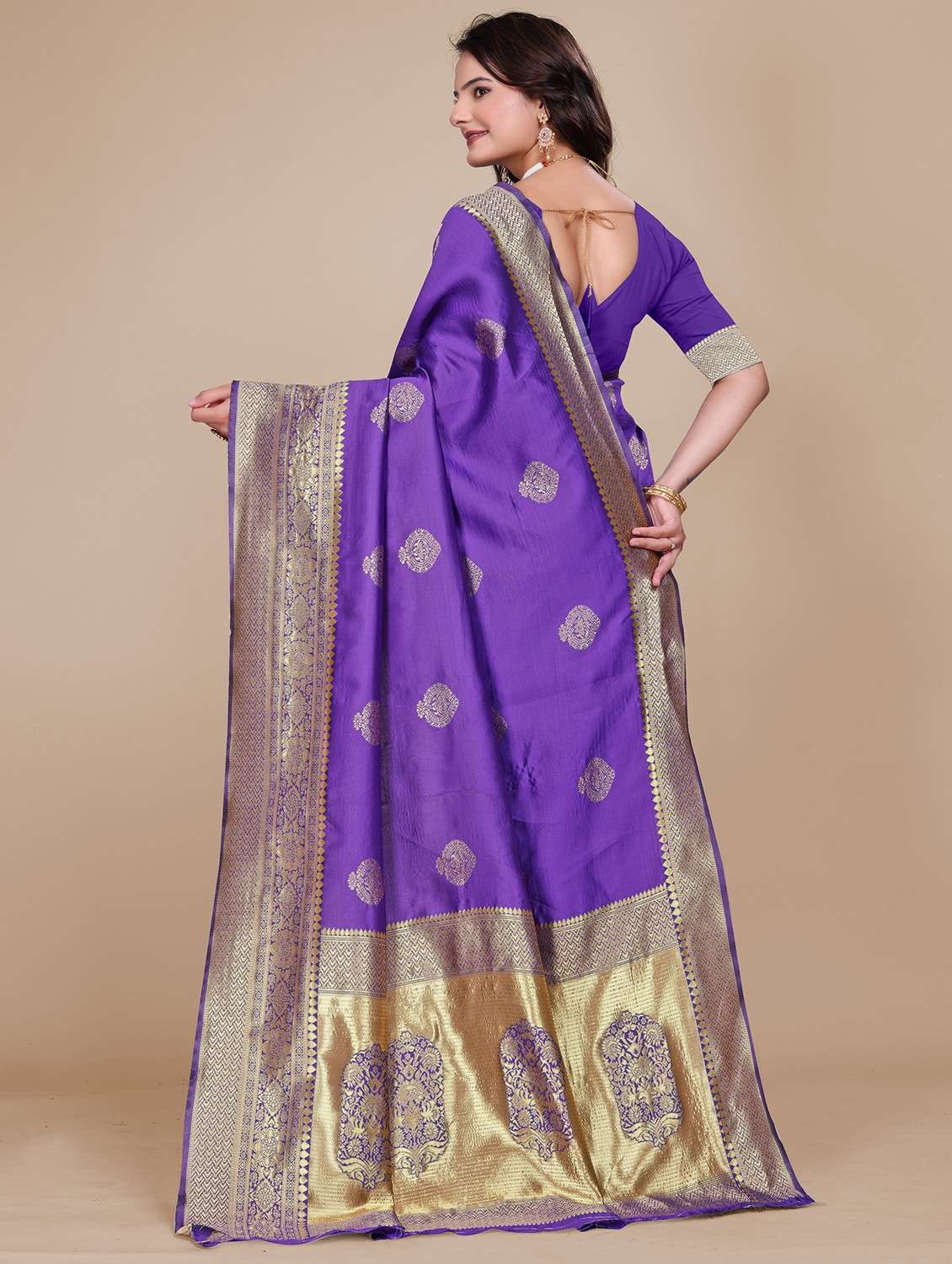 women self design banarasi saree with blouse - 21967998 - Standard Image - 2