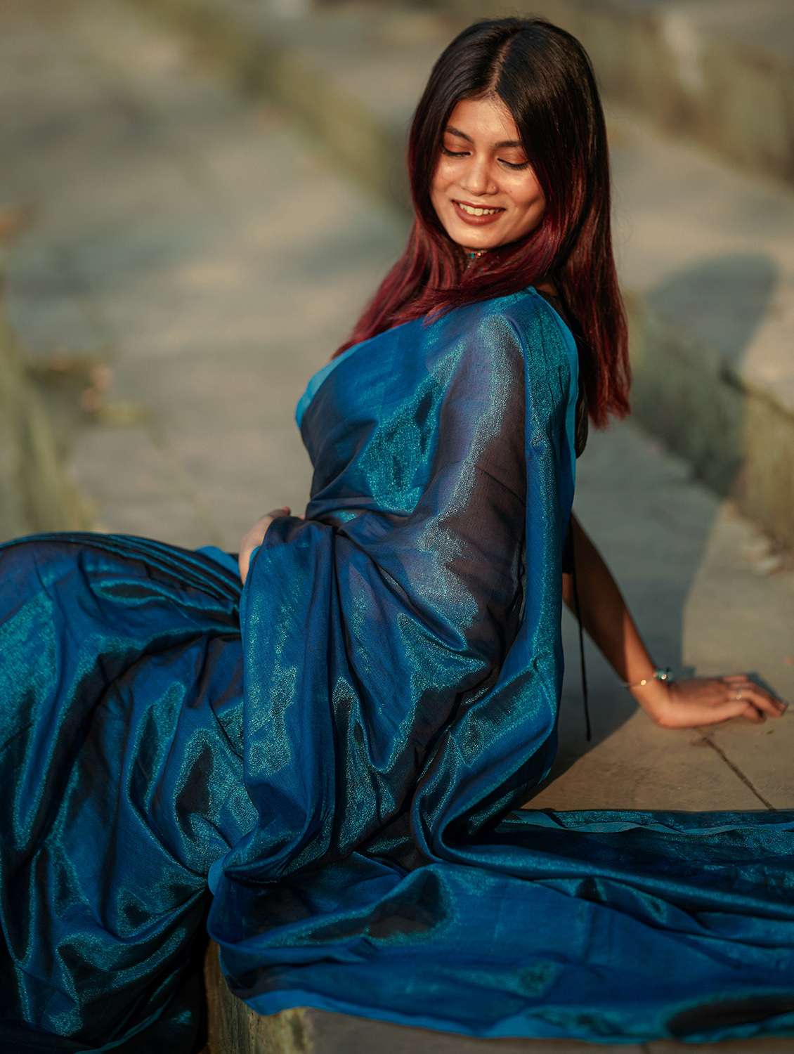 women solid plain saree with blouse - 21968591 - Standard Image - 2