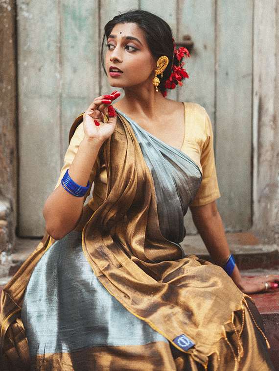 women color block printed saree with blouse - 21968593 -  Standard Image - 2