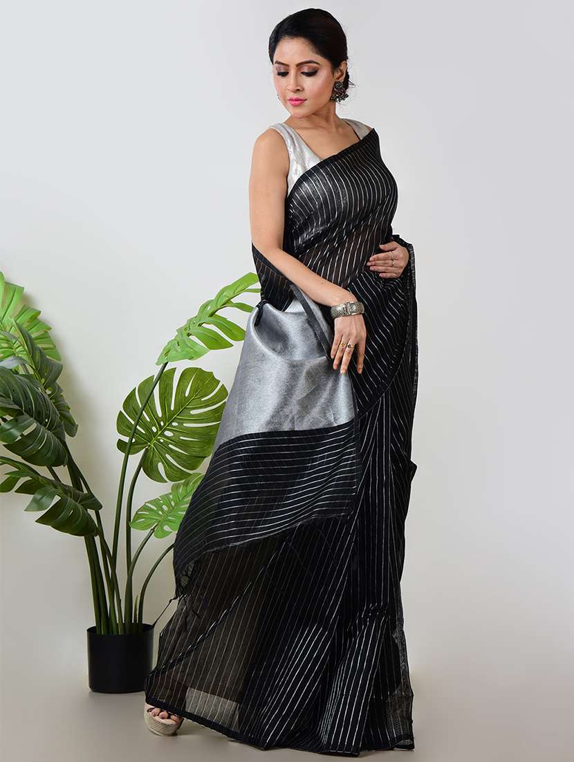 women striped printed saree with blouse - 21968632 - Standard Image - 2