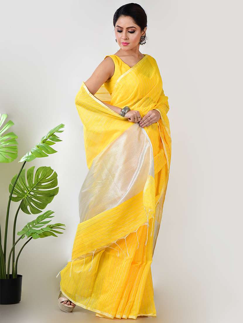 women striped printed saree with blouse - 21968633 - Standard Image - 2