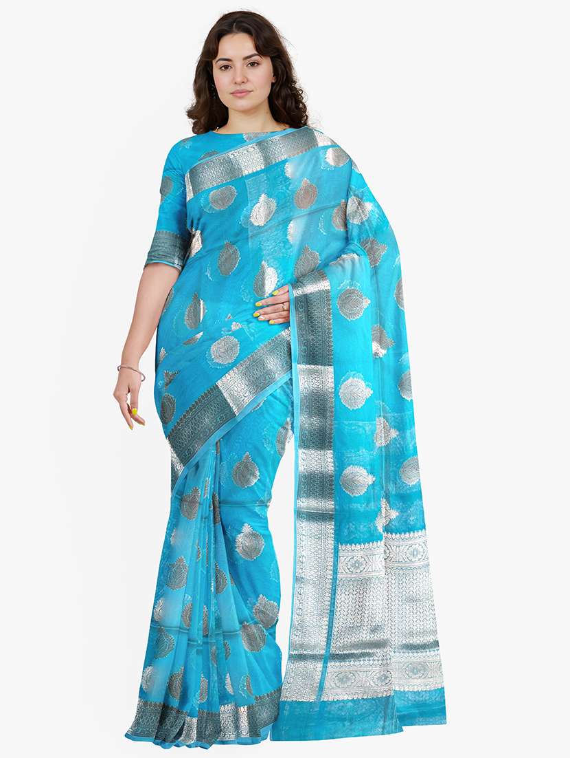 women self design bordered saree with blouse