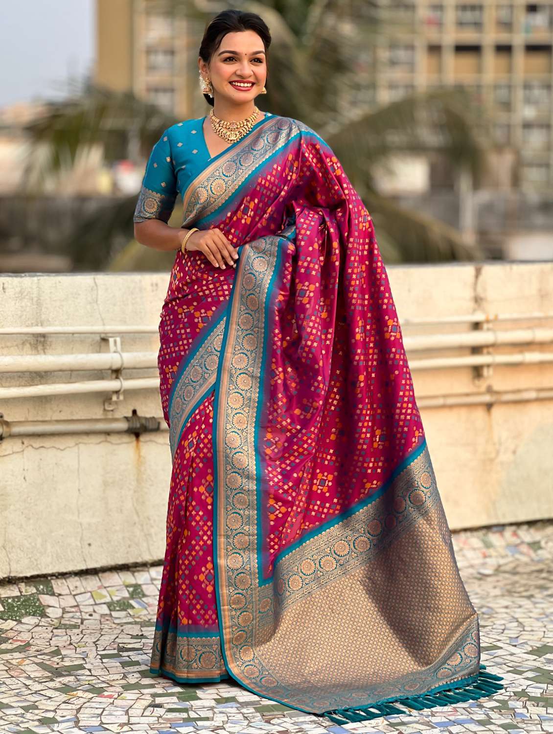 women self design patola saree with blouse
