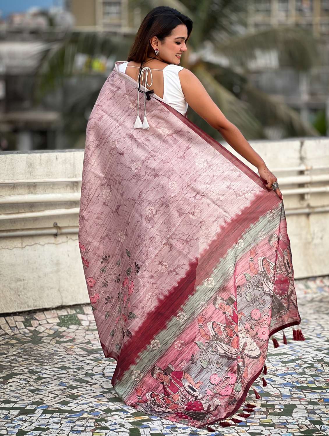 women printed casual wear saree with blouse - 21968797 -  Standard Image - 2