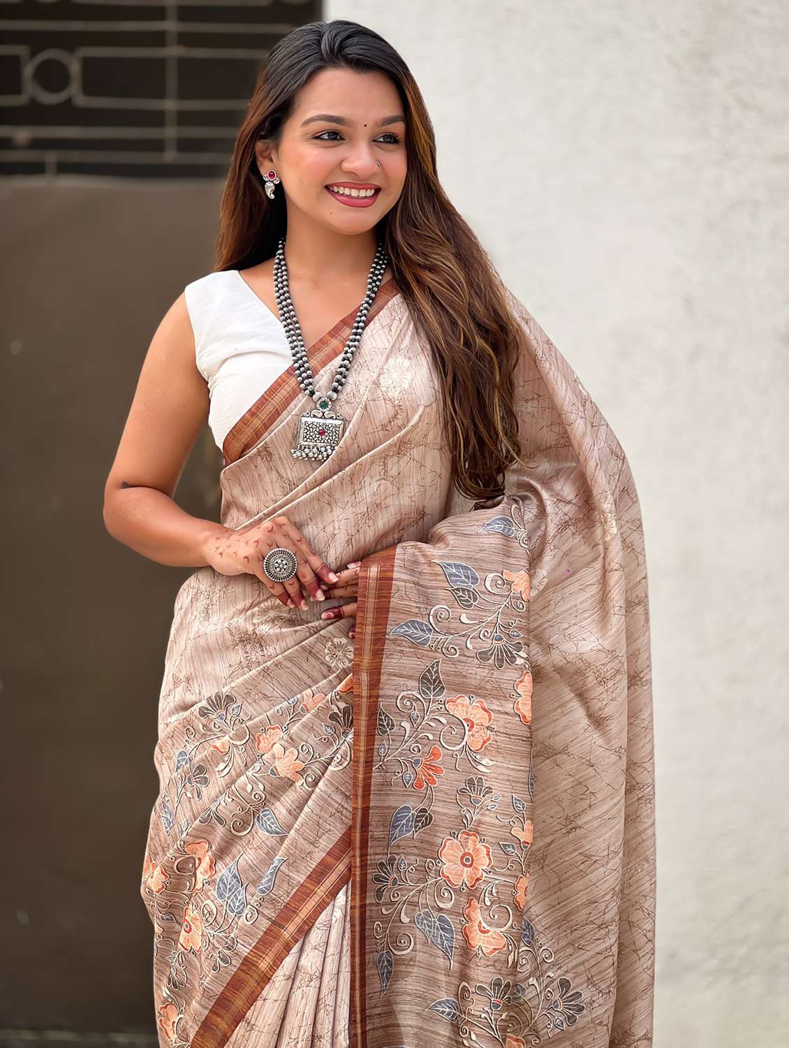 women printed casual wear saree with blouse - 21968798 -  Standard Image - 2