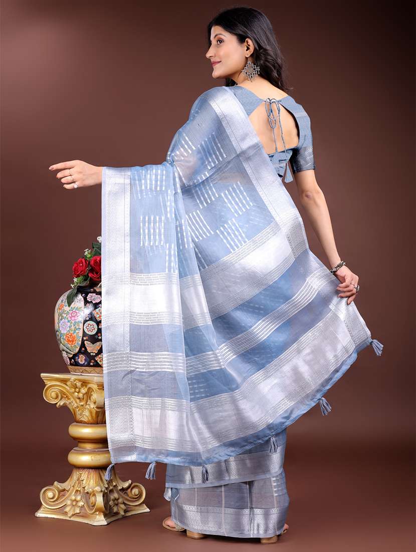 women self design bordered saree with blouse - 21969108 - Standard Image - 2