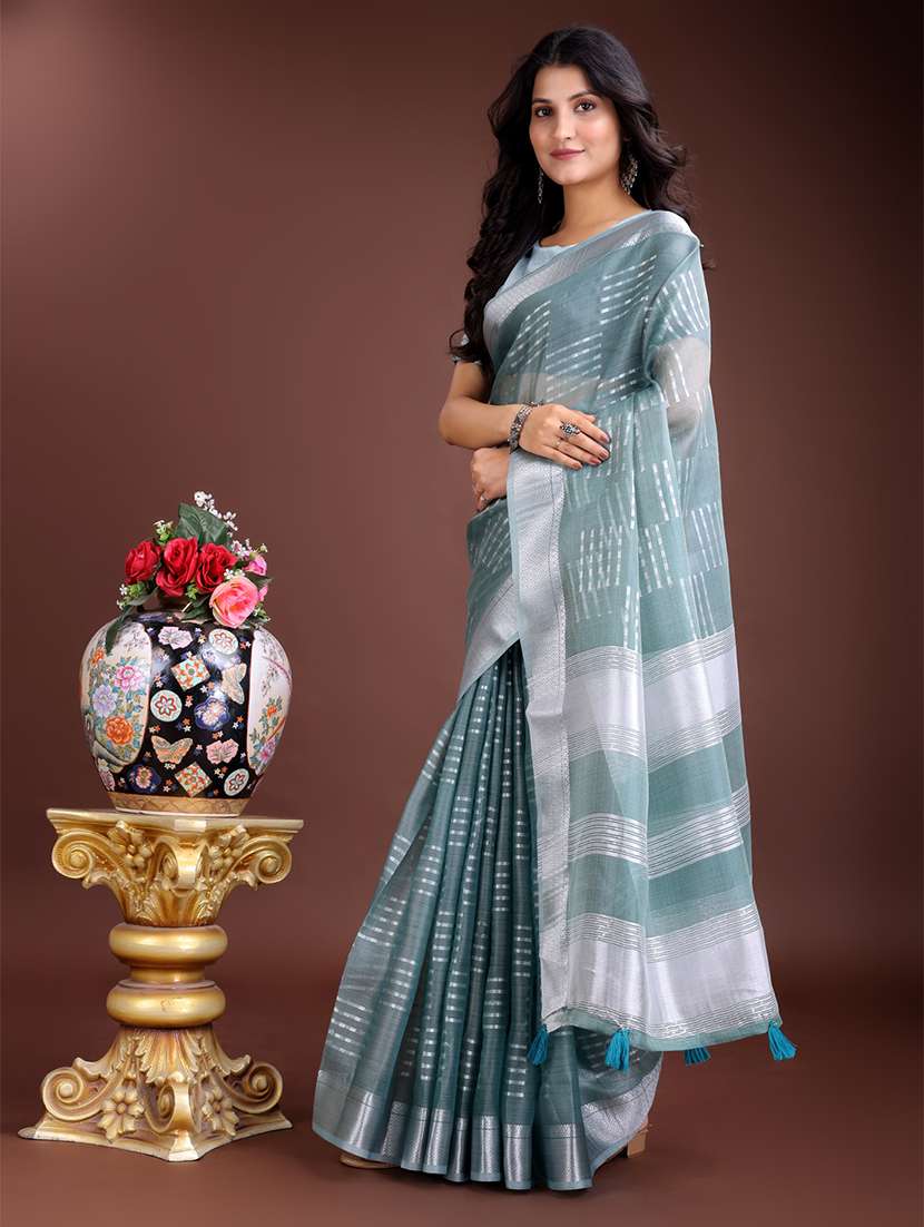 women self design bordered saree with blouse - 21969110 - Standard Image - 2