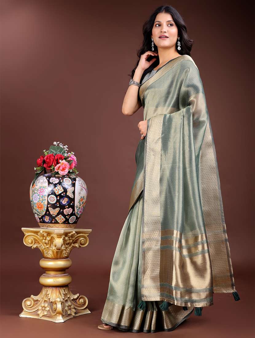 women solid with bordered saree with blouse - 21969150 -  Standard Image - 2
